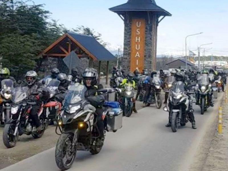 Esta verdadera Fiesta en dos ruedas, como la califican los organizadores, se consolida ao tras ao, integrando la agenda anual de eventos de los motoviajeros de todo el mundo.