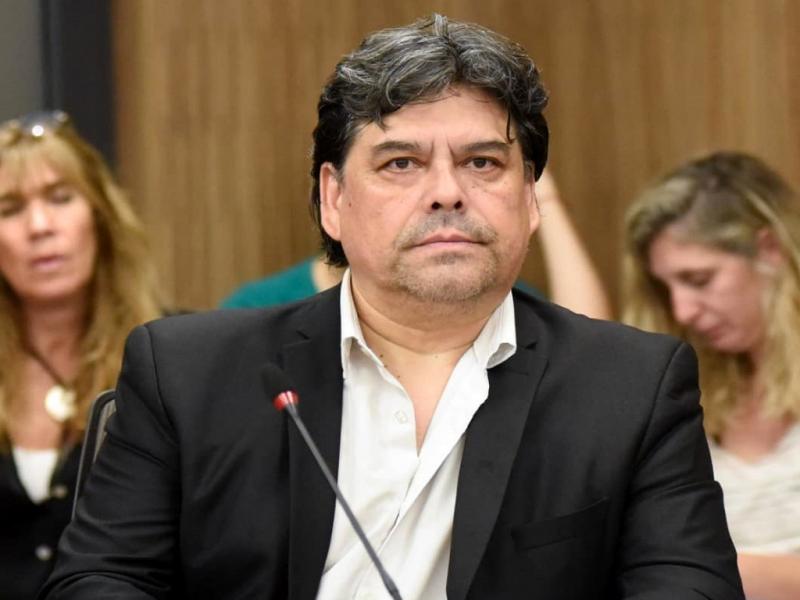 Se ha elevado una solicitud formal al PEN para que, a travs de los organismos competentes, se considere la asignacin de un cdigo de rea telefnico exclusivo para Tolhuin, seal el Diputado nacional Jorge Araujo.