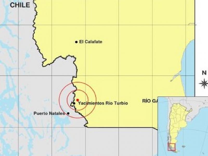 El movimiento telrico se produjo a las 21:48 horas y tuvo una profundidad estimada de 35 km, con epicentro en la Cuenca Carbonfera, cerca de la frontera con Chile. Se detectaron al menos seis rplicas en zonas aledaas.