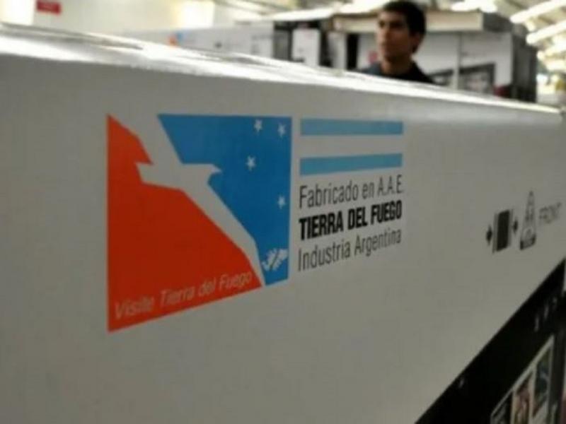 La medida busca reducir los precios al eliminar intermediarios, aprovechando la baja de aranceles y tributos internos. Sin embargo, la normativa no contempla a los residentes de Tierra del Fuego como beneficiarios del sistema.
