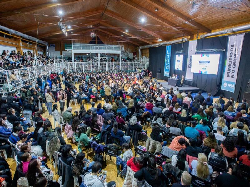 La reconocida disertante Ruth Harf fue declarada Husped de honor; mientras que el Congreso recibi una Declaracin de Inters del Concejo Deliberante y fue avalado acadmicamente por la UTN Regional Tierra del Fuego y la UNTDF.