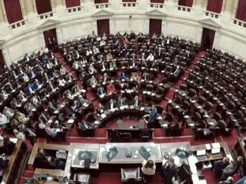 La derrota del Gobierno en Diputados evidencia las dificultades de Milei para construir consensos en el Congreso en un contexto de crecientes tensiones con las provincias y de cara a las elecciones legislativas de octubre.