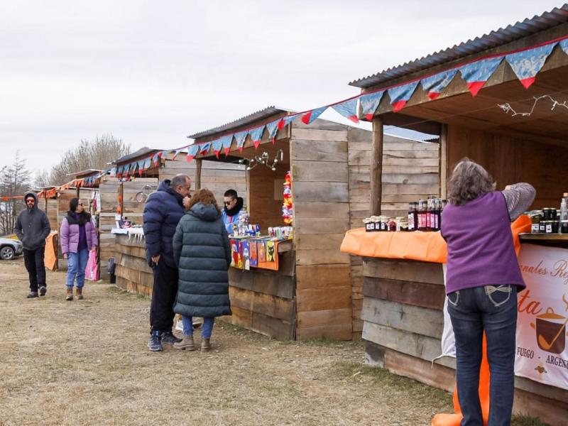 Apostamos a crear estos espacios, donde los emprendedores no solo puedan exhibir y vender sus productos, sino tambin fortalecer lazos, intercambiar saberes y sostener la economa local en tiempos desafiantes, dijo Francisco Devita.