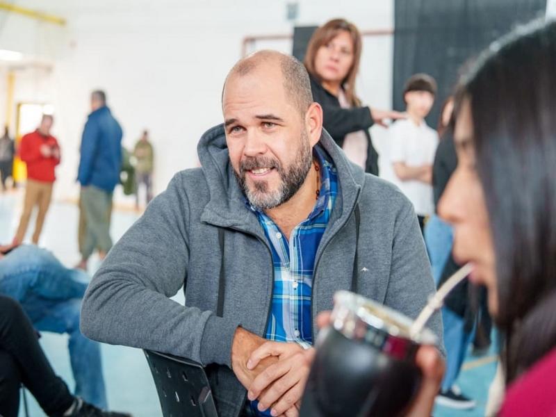 Estos jvenes nos estn dando una leccin de ciudadana, responsabilidad y compromiso colectivo. Nuestro rol es acompaarlos y garantizar que su voz siga resonando con fuerza en cada decisin que tomemos, seal Agustn Tita.