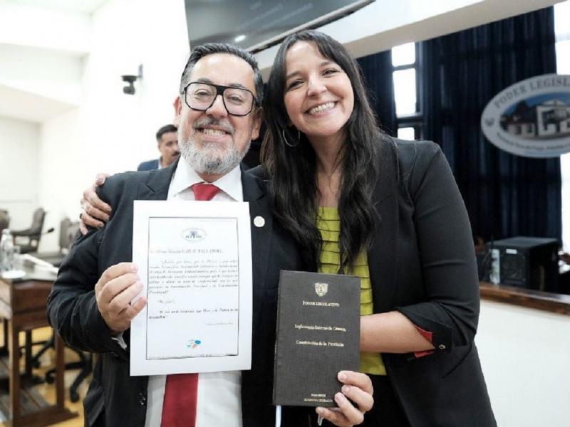 H�ctor Garay asumi� como Secretario Administrativo y Walter Albiol como Prosecretario Administrativo. En tanto, Nadia Luj�n jur� como Secretaria Legislativa y Cecilia Venegas como Prosecretaria Legislativa.