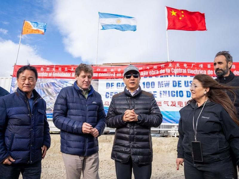 La nueva usina permitir� multiplicar la generaci�n actual dando previsibilidad por los pr�ximos 30 a�os. Se construye a partir de un convenio entre Terra Ignis S.A y la empresa de capitales chinos Austral Petr�leo, Gas y Electricidad S.A.