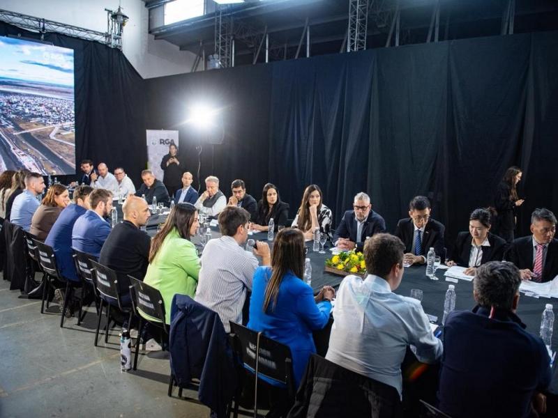 Durante el encuentro se expusieron distintos ejes vinculados al desarrollo local, las oportunidades de cooperaci�n internacional y las posibilidades de impulsar inversiones orientadas a fortalecer la infraestructura, el crecimiento econ�mico y la generaci