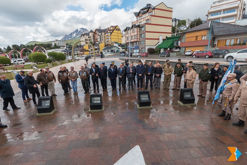 Dentro del marco del II Encuentro de Vicegobernadores, iniciaron las actividades con un homenaje a los combatientes de Malvinas y a los hroes del submarino ARA San Juan.