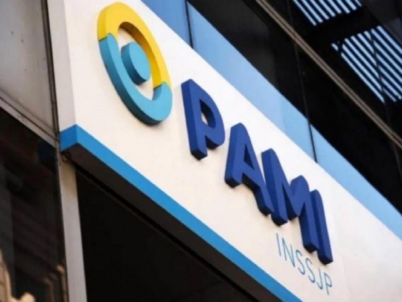 Las farmacias alertan por un latente colapso en la provisión de medicamentos de no regularizarse los pagos. A la vez, proliferan las denuncias y sospechas de negociados en licitaciones.