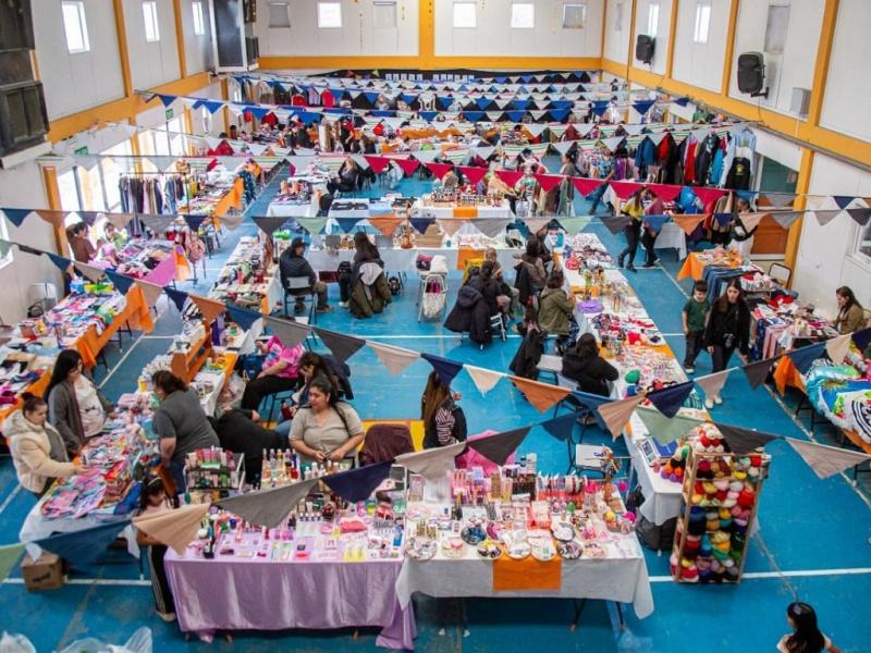 El evento representa una oportunidad fundamental para que emprendedores, productores locales, artesanos, manualistas y referentes del sector gastron�mico puedan exhibir y comercializar sus creaciones.