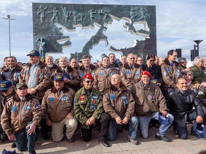 Las autoridades del Centro de ex combatientes de Malvinas en Ushuaia; calificaron a la propuesta del Veterano de Guerra Alejandro Diego, como �una hoja de ruta para la rendici�n definitiva�.