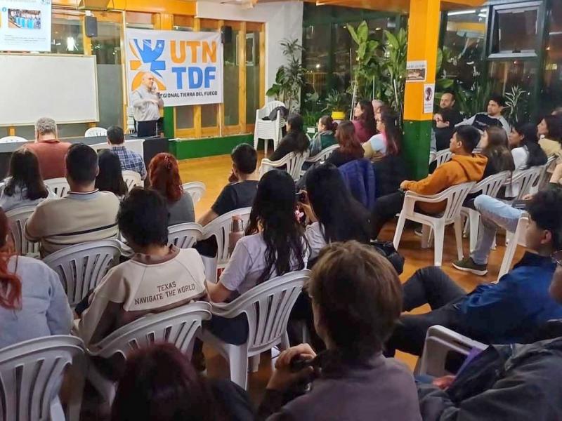 Ciur� consider� que el desarrollo de una unidad de producci�n en la provincia podr�a generar empleo, reducir costos operativos, y aportar mayores niveles de seguridad para trabajadores y usuarios.