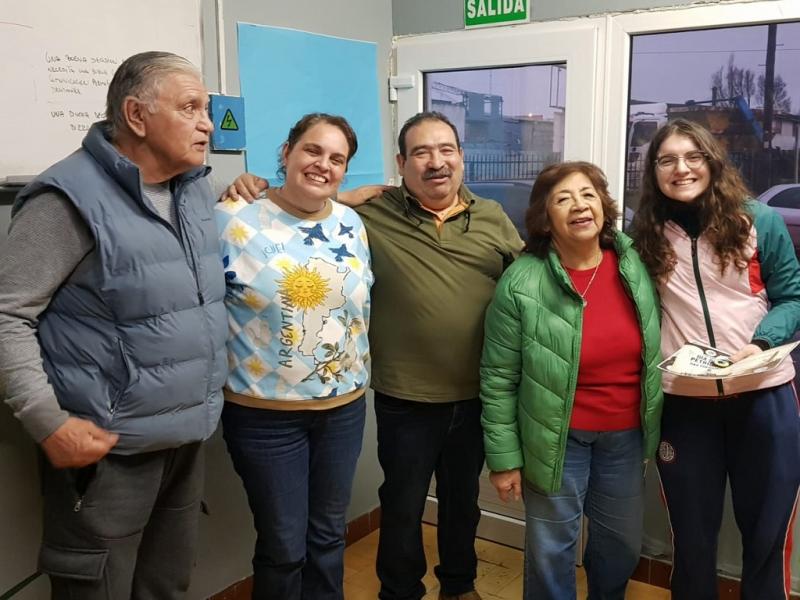�Para la Agrupaci�n TF-1, recibir a descendientes de quienes formaron parte de aquella historia posee un significado especial�, indic� Carlos Mansilla, Presidente de la Agrupaci�n TF-1 de ex Trabajadores de YPF de R�o Grande.