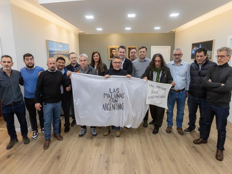 �Desde R�o Grande, Ciudad de la Soberan�a, respaldamos esta acci�n y convocamos a que todas las ciudades del litoral patag�nico sumen su respaldo y accionemos juntos para defender el Atl�ntico Sur�, indic� Mart�n P�rez.