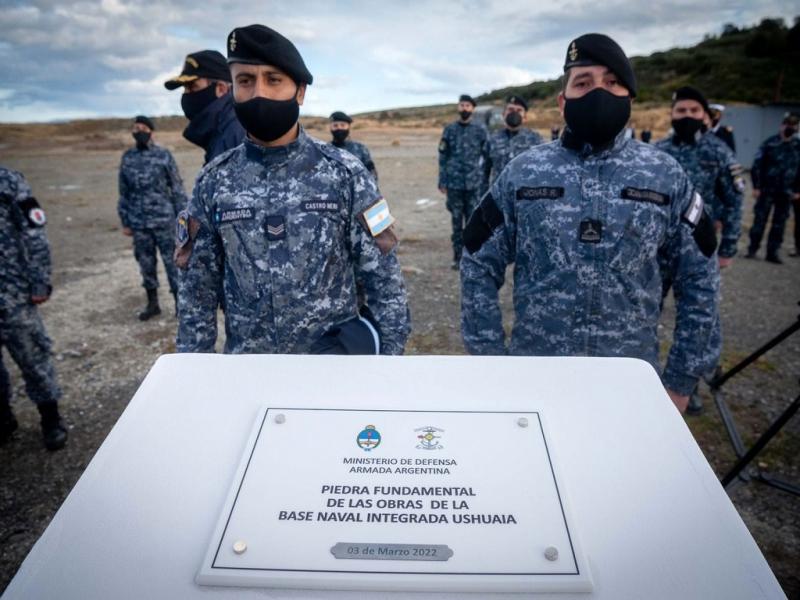 La Base Naval Integrada de Ushuaia, se anunci� en 2022, durante el Gobierno de Alberto Fern�ndez. El ex Ministro de Defensa, Jorge Taiana, encabez� el acto de colocaci�n de la piedra fundacional y empez� a construirse.