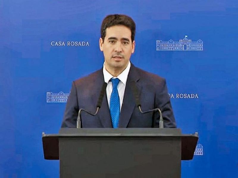 El Vocero presidencial, Adri�n Ravier, sostuvo que la construcci�n de la Base Naval Integrada en Ushuaia ser� financiada exclusivamente por la Argentina. �No hay ning�n acuerdo con los Estados Unidos al respecto�, asegur� el funcionario.