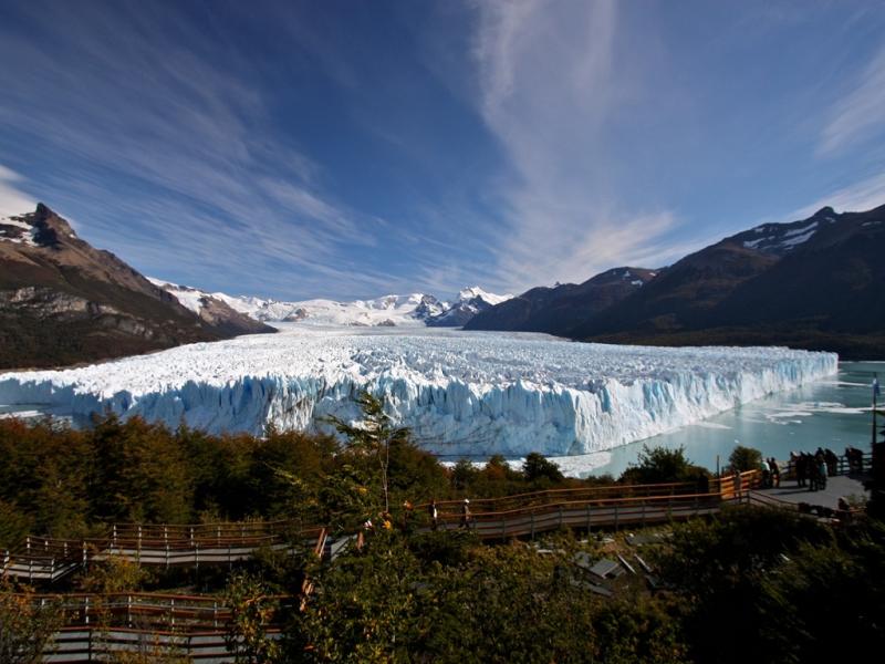 El Gobierno de Santa Cruz autoriz� la venta de tierras ubicadas en Pen�nsula de Magallanes, frente al glaciar Perito Moreno, a una sociedad vinculada a capitales de Emiratos �rabes Unidos.