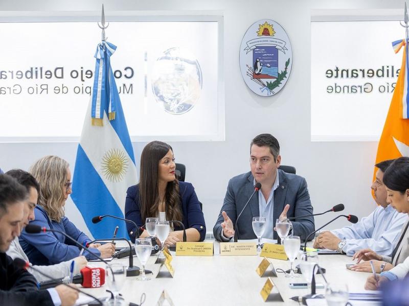 La presentaci�n del Intendente dej� planteada la hoja de ruta para 2027: un Municipio que alivie la carga tributaria, facilite el desendeudamiento de los vecinos, sostenga la obra p�blica, y fortalezca la salud y la asistencia alimentaria.