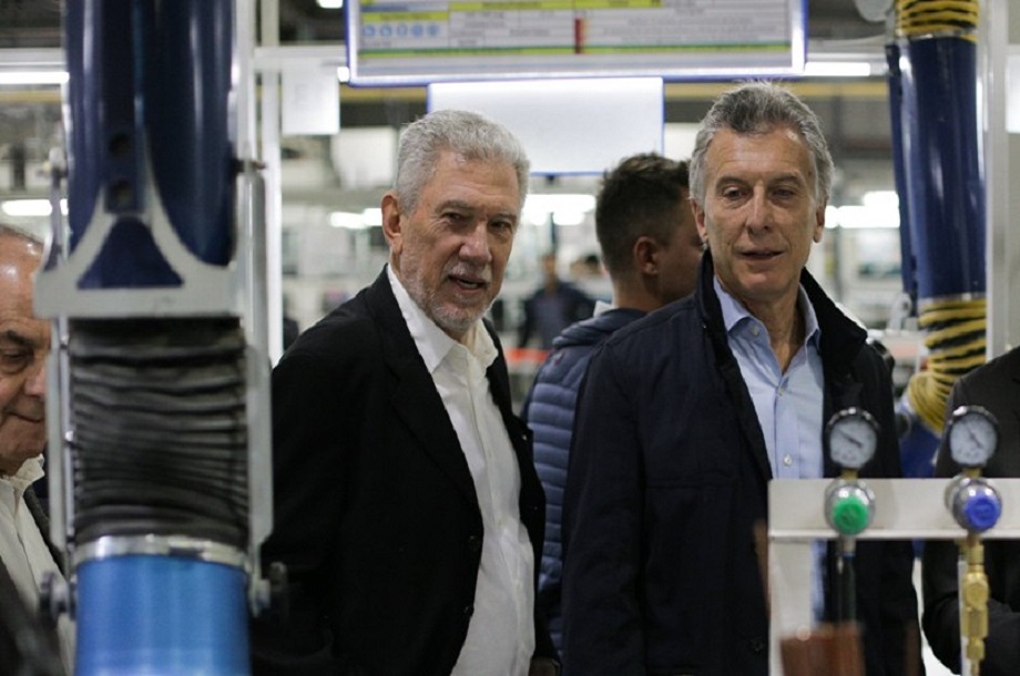 En el marco de una visita oficial a la ciudad de Ushuaia, el Presidente Macri recorri las plantas productivas de Newsan. Los funcionarios fueron recibidos por Rubn Cherajovsky, fundador de Newsan, y por Luis Galli, Gerente General.